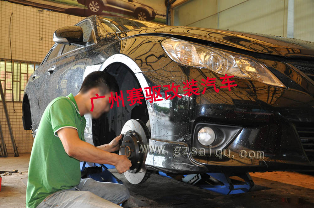 銳志剎車(chē)改裝brembo六活塞鮑魚(yú)