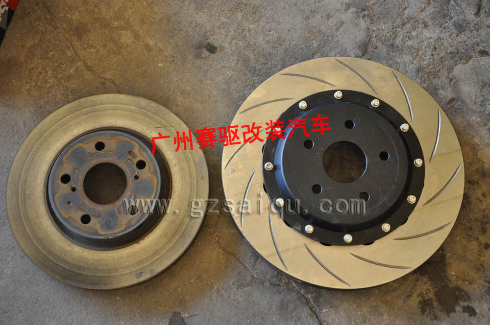 銳志改裝brembo六活塞剎車(chē)卡鉗
