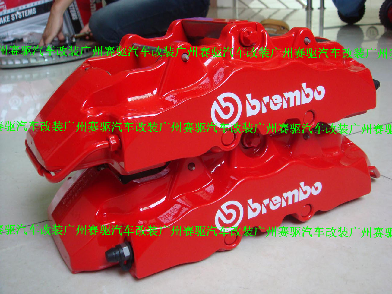 意大利BREMBO原裝進口8活塞卡鉗專用高性能剎車片 耐高溫、耐磨、摩擦系數大等特點